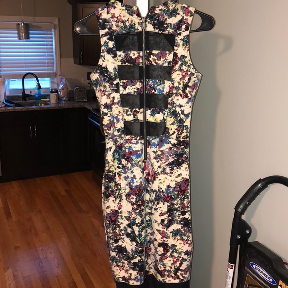 Mid length floral dress - Picture 2 of 4